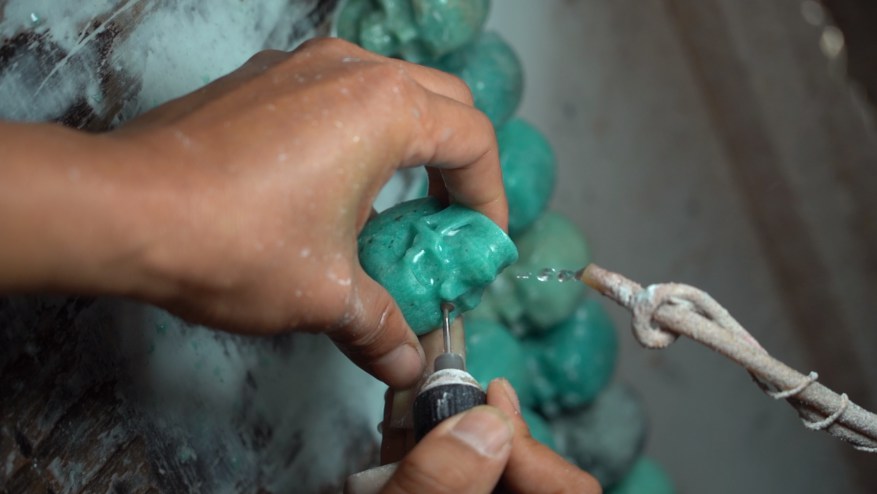 Crânes en cristal sculptés par des maîtres : une nouvelle catégorie d'actifs artistiques spirituels